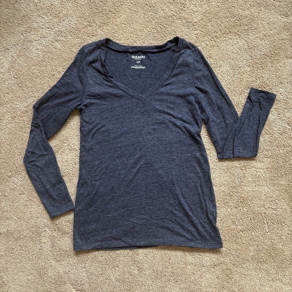 Old Navy Women's Gray V-Neck Top